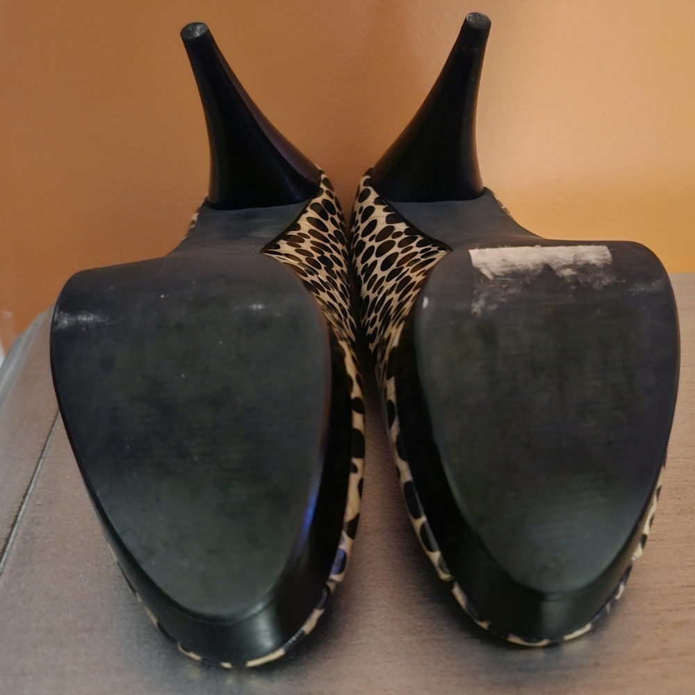 Style & Co Black and Tan Leopard Print Heels - Picture 5 of 5